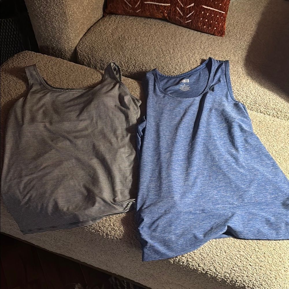 Duluth Trading Co. Striped tank bundle